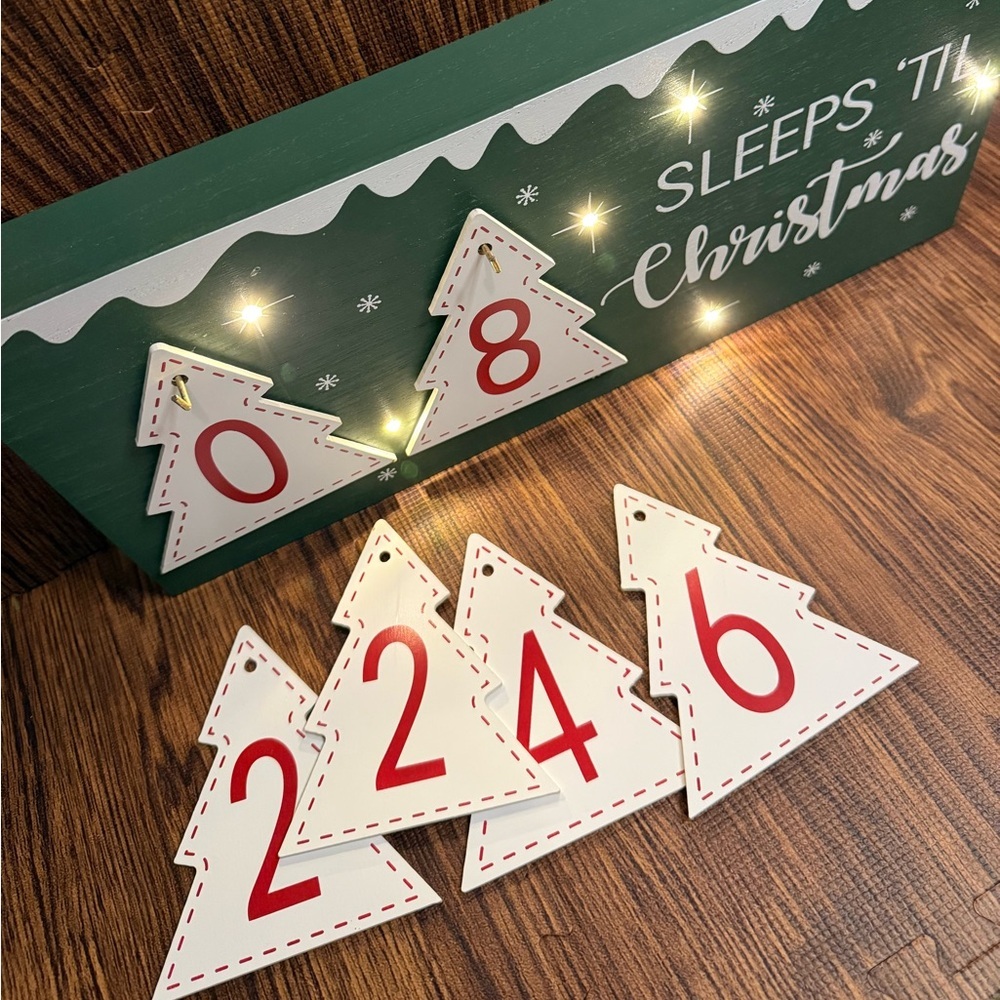 Christmas Countdown - Light Up - Picture 3 of 6